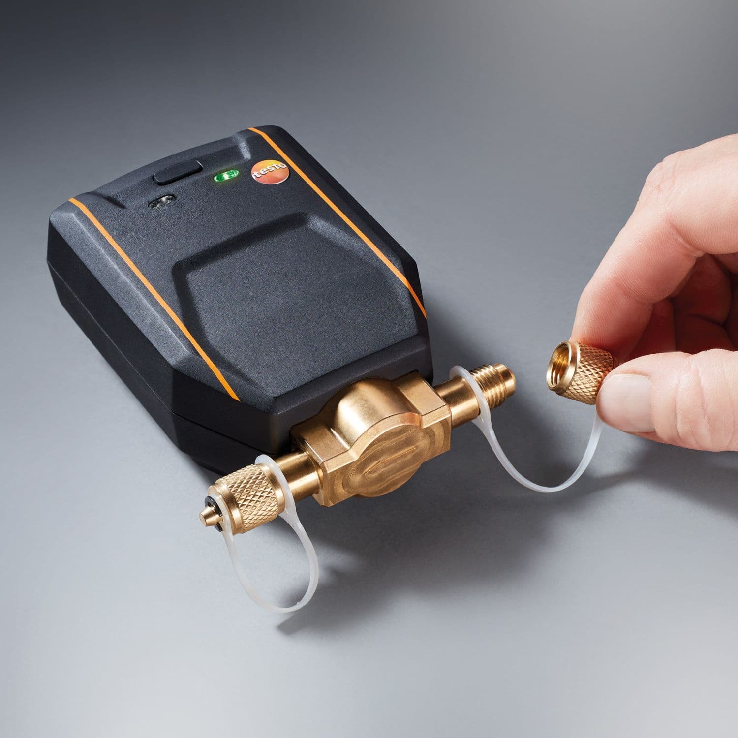 Testo 560i Intelligent Refrigerant Charging Valve - Image 5
